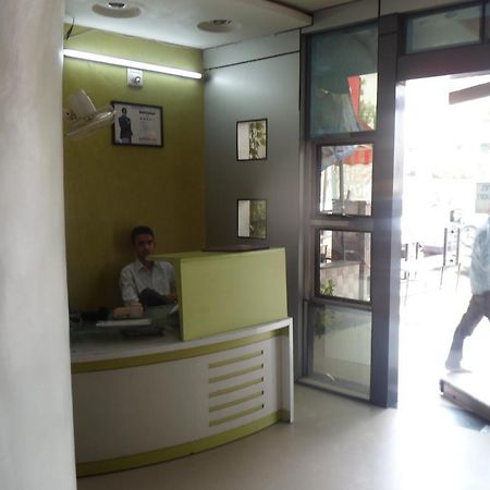 Hotel Atithi Ahmedabad Exterior photo