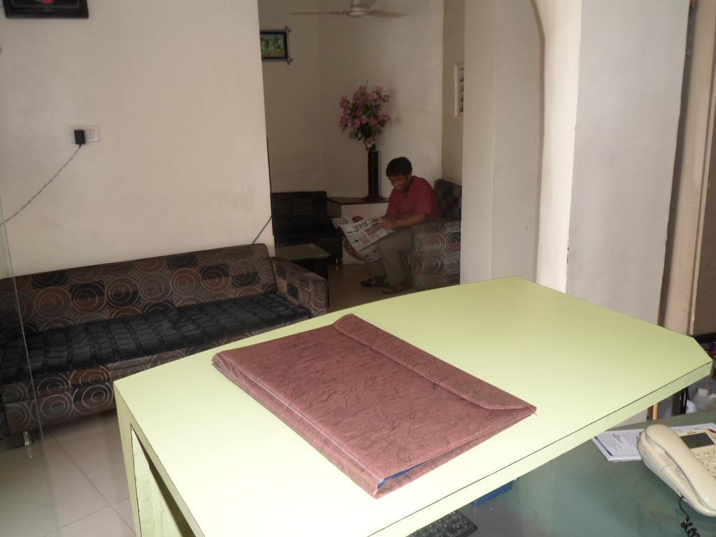 Hotel Atithi Ahmedabad Exterior photo