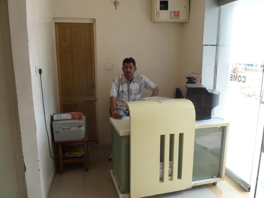 Hotel Atithi Ahmedabad Exterior photo
