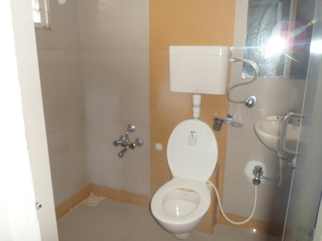 Hotel Atithi Ahmedabad Exterior photo