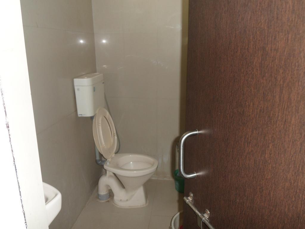 Hotel Atithi Ahmedabad Exterior photo