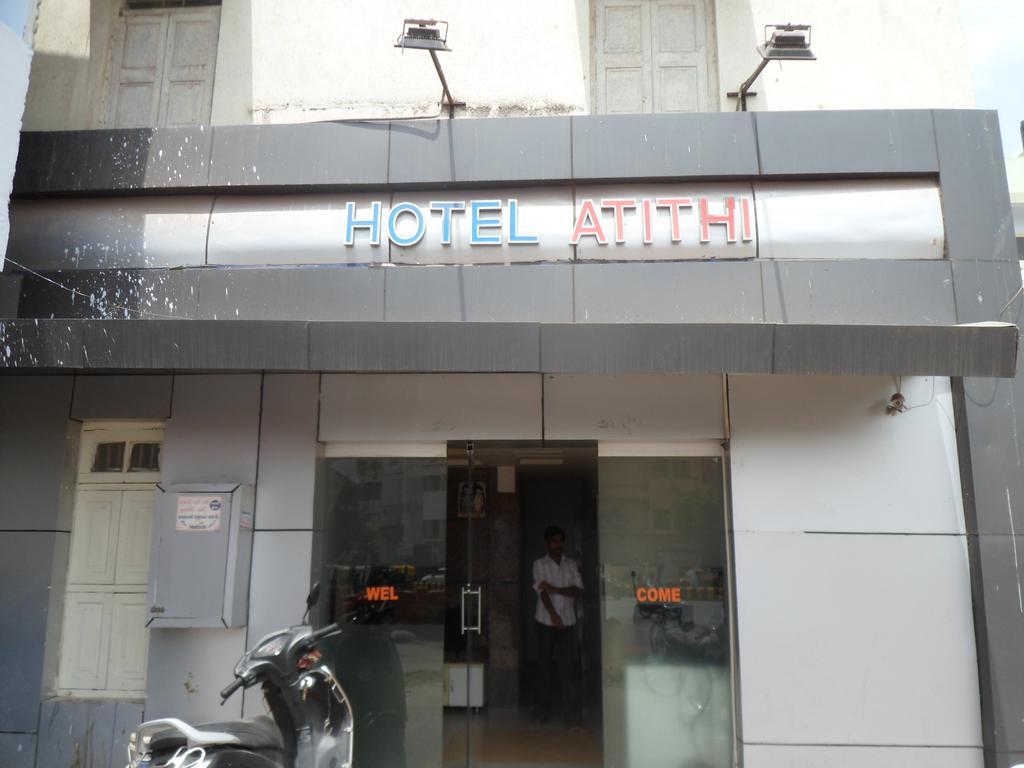 Hotel Atithi Ahmedabad Exterior photo