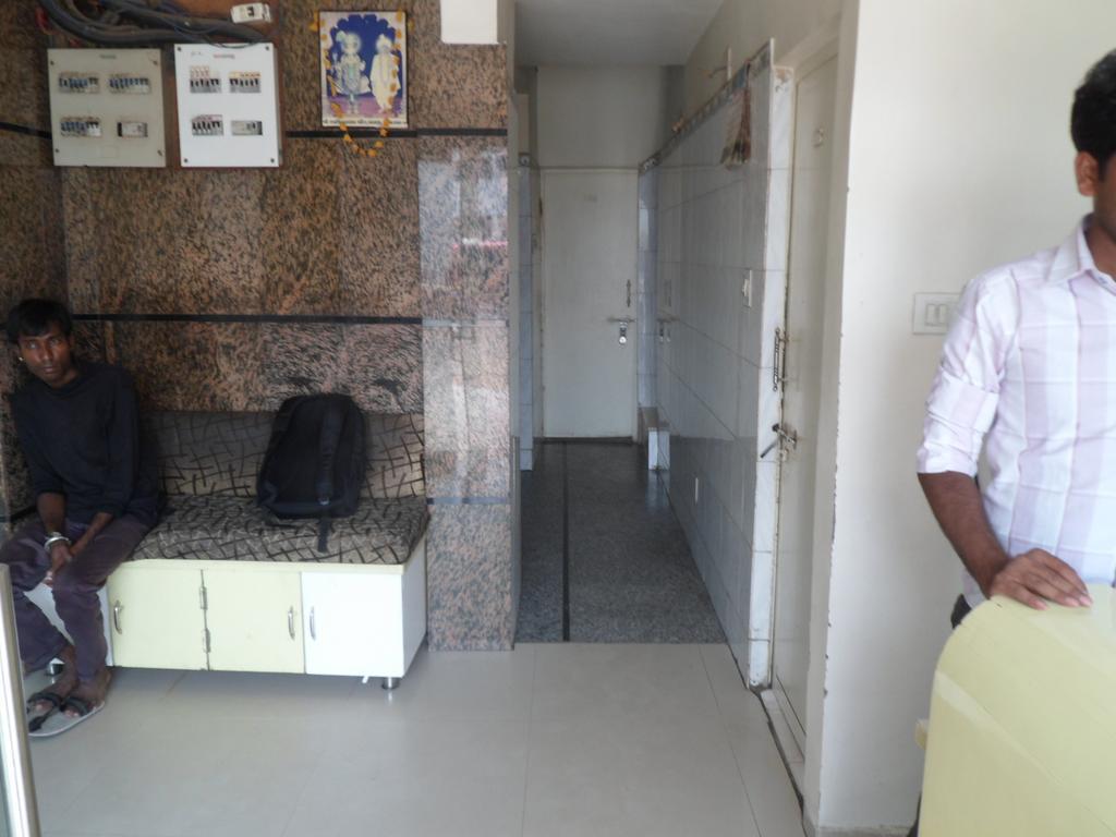Hotel Atithi Ahmedabad Exterior photo
